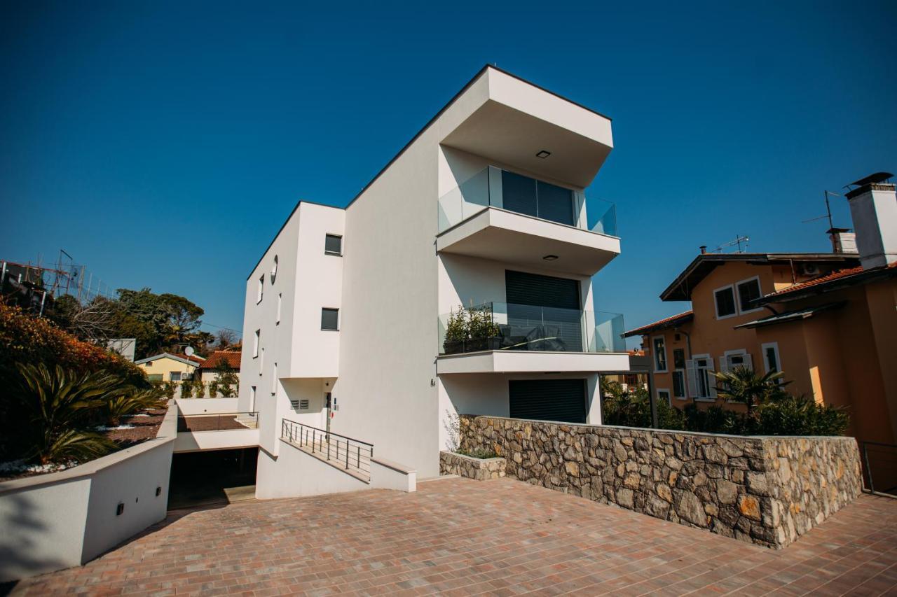 Luxury Apartment Iris Adriatica ***** Opatija Exterior foto